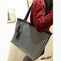 CB14#BLACK Price 234.000 IDR Material PU Leather Height 31 cm Length 44 cm Depth 14 cm Weight 1100g